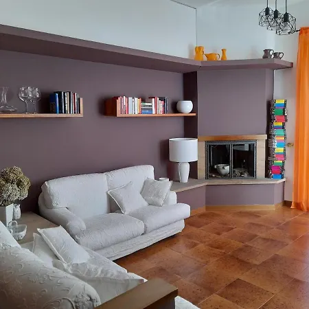 Giuly's House بيت للعطل *